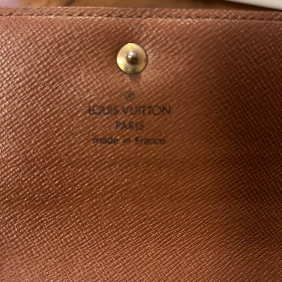 Authentic Large LV Mono Wallet - Picture 9 of 12